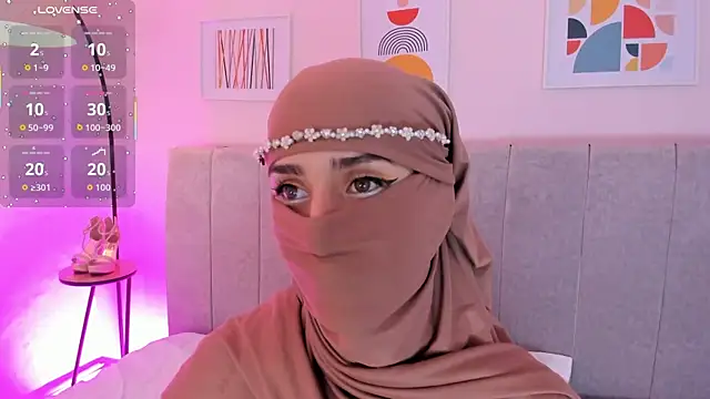 Snapshot of rawiya chatting on 11.06.25 rawiya online show from 11.06.25