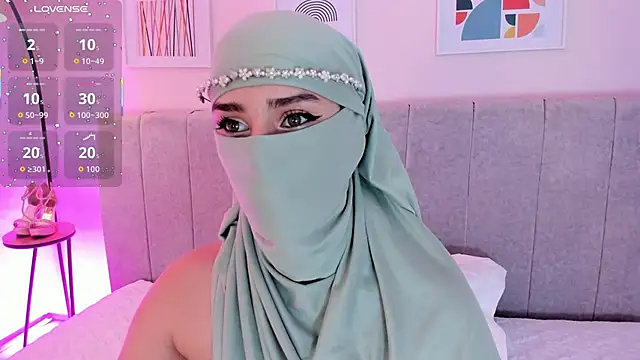 Snapshot of rawiya chatting on 11.07.25 rawiya online show from 11.07.25