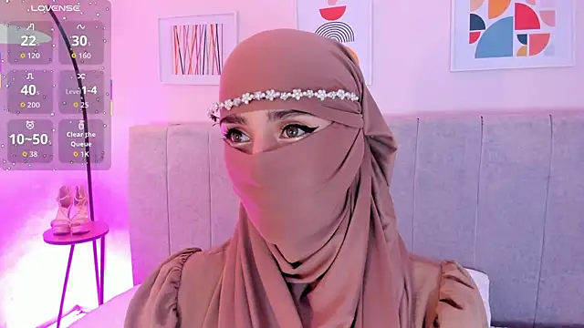 Snapshot of rawiya chatting on 11.12.25 rawiya online show from 11.12.25