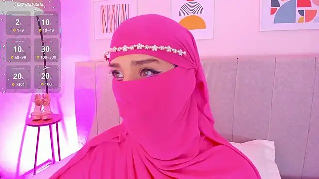 Snapshot of rawiya chatting on 11.27.25 rawiya online show from 11.27.25