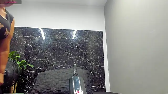 Snapshot of cloee-rabbyt chatting on 02.04.25 cloee-rabbyt online show from 02.04.25