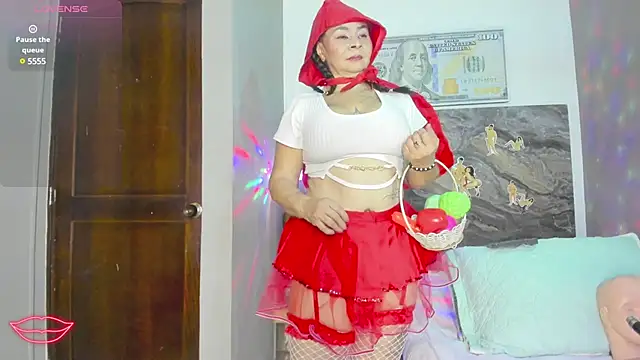 Snapshot of cloee-rabbyt chatting on 02.15.25 cloee-rabbyt online show from 02.15.25