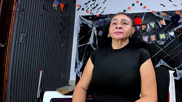 Snapshot of cloee-rabbyt chatting on 11.04.25 cloee-rabbyt online show from 11.04.25