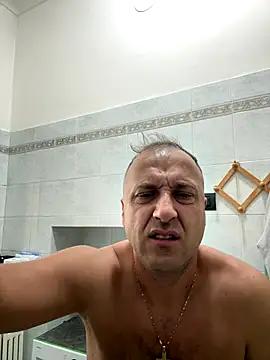 Snapshot of Lecatore80 chatting on 11.01.25 Lecatore80 online show from 11.01.25