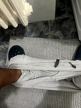 Snapshot of Lecatore80 chatting on 11.08.25 Lecatore80 online show from 11.08.25