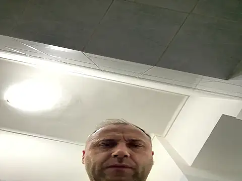 Snapshot of Lecatore80 chatting on 11.18.25 Lecatore80 online show from 11.18.25