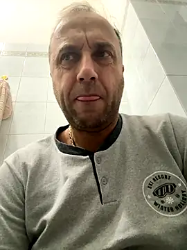 Snapshot of Lecatore80 chatting on 11.20.25 Lecatore80 online show from 11.20.25