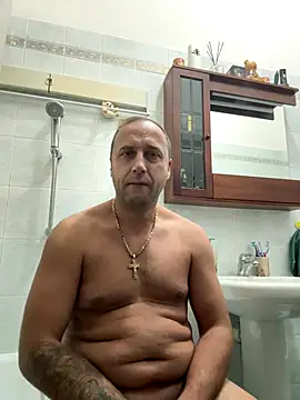 Snapshot of Lecatore80 chatting on 11.24.25 Lecatore80 online show from 11.24.25