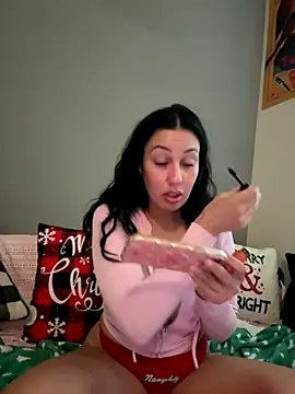 Snapshot of lonelylexxxie chatting on 11.26.25 lonelylexxxie online show from 11.26.25