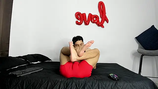 Snapshot of evanscollins chatting on 09.11.25 evanscollins online show from 09.11.25