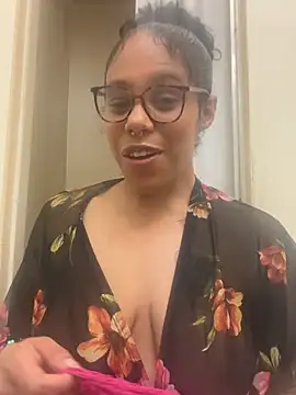 Snapshot of Princess_Desirae chatting on 04.11.26 Princess Desirae online show from 04.11.26