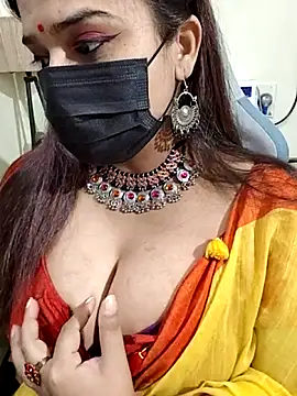 Snapshot of AzadPanchi2024 chatting on 10.17.25 AzadPanchi2024 online show from 10.17.25