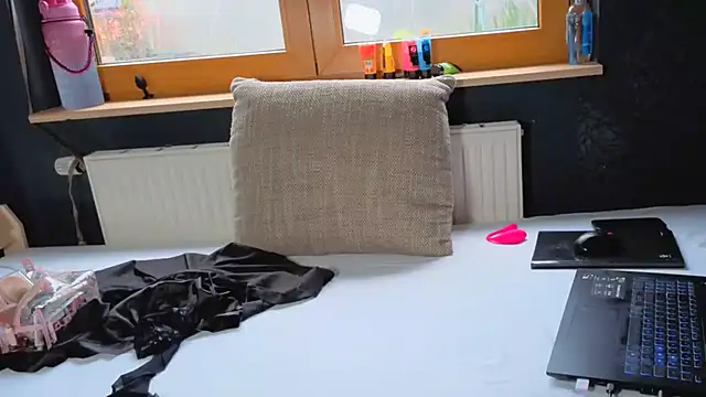 SherryOutdoor1 online show from 10.24.25