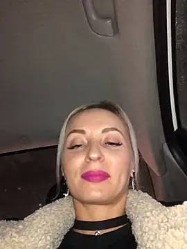 Diamond Bunny  online show from 01.04.25