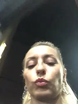 Diamond Bunny  online show from 01.09.25