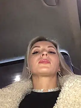 Diamond Bunny  online show from 01.15.25