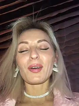 Diamond Bunny  online show from 01.29.25