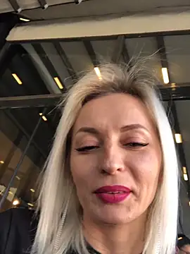 Diamond Bunny  online show from 02.05.25