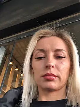 Diamond Bunny  online show from 02.07.25