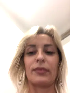 Diamond Bunny  online show from 09.13.25