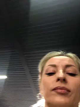 Diamond Bunny  online show from 10.03.25