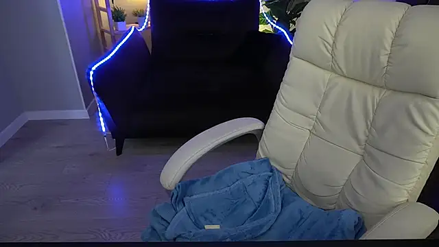 ElysLunar online show from 02.01.25