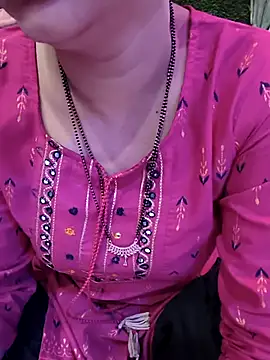 Snapshot of kaveerpooja947 chatting on 11.15.25 kaveerpooja947 online show from 11.15.25