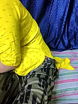 Snapshot of kaveerpooja947 chatting on 12.03.25 kaveerpooja947 online show from 12.03.25