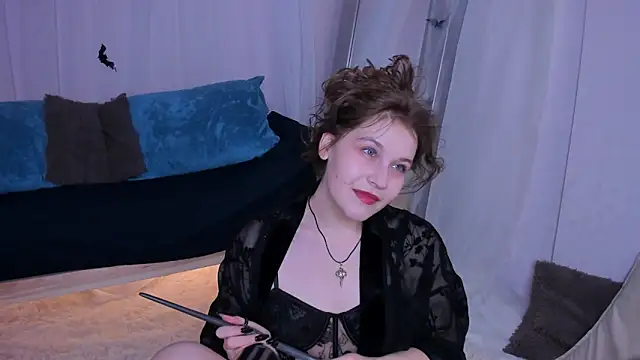 Snapshot of Colleen_Blake chatting on 10.30.25 Colleen Blake online show from 10.30.25