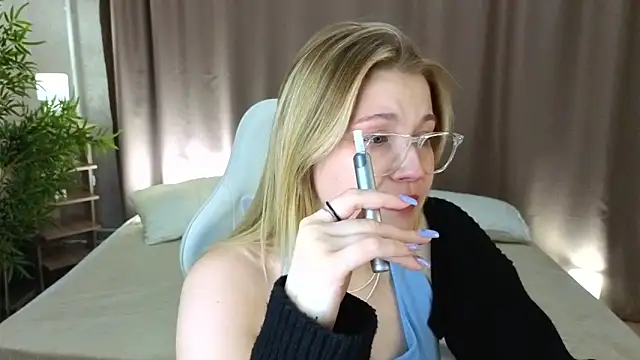 Colleen Blake online show from 04.18.26