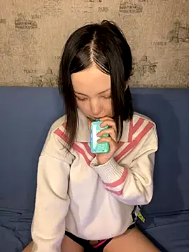 Snapshot of lalallalalaa- chatting on 11.21.25 lalallalalaa- online show from 11.21.25