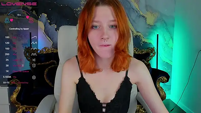 Snapshot of MagicLilu chatting on 12.07.24 MagicLilu online show from 12.07.24