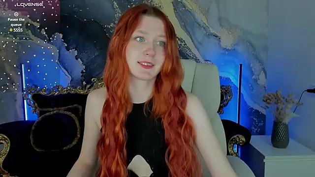 Snapshot of MagicLilu chatting on 02.11.25 MagicLilu online show from 02.11.25