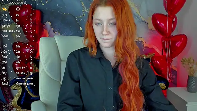 Snapshot of MagicLilu chatting on 02.15.25 MagicLilu online show from 02.15.25