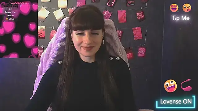 Snapshot of Violla_My chatting on 10.18.25 Violla My online show from 10.18.25