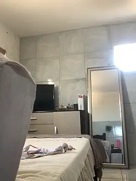 Snapshot of Gabrielleof chatting on 11.24.25 Gabrielleof online show from 11.24.25