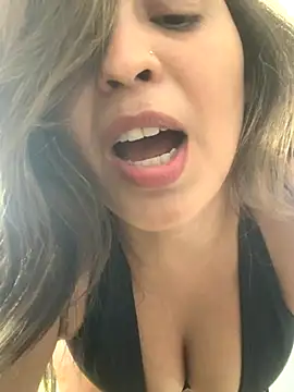 Snapshot of Gabrielleof chatting on 11.25.25 Gabrielleof online show from 11.25.25