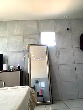 Snapshot of Gabrielleof chatting on 12.04.25 Gabrielleof online show from 12.04.25