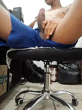 eomaisnovo0 online show from 12.29.24