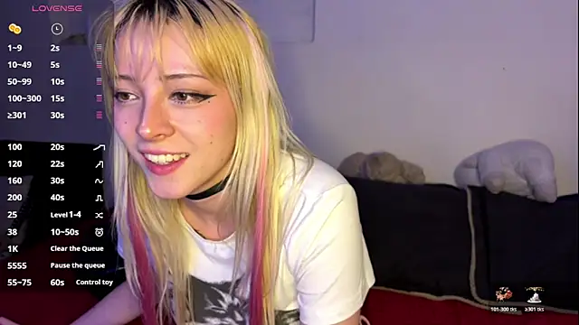 Cloe five online show from 10.22.25