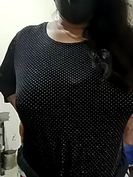 Anamika Kapoor online show from 01.09.25