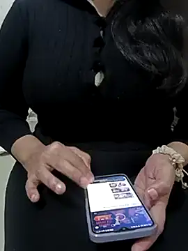 Anamika Kapoor online show from 01.15.25