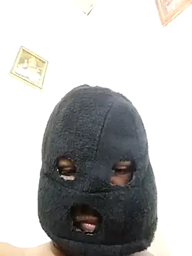 Snapshot of Nogeris20 chatting on 10.11.25 Nogeris20 online show from 10.11.25