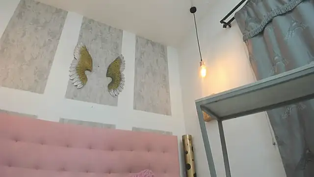 Snapshot of zhamira_21 chatting on 11.28.25 zhamira 21 online show from 11.28.25