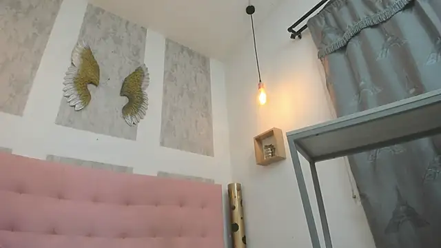 Snapshot of zhamira_21 chatting on 12.04.25 zhamira 21 online show from 12.04.25