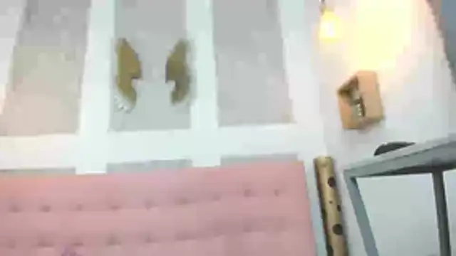 Snapshot of zhamira_21 chatting on 12.14.25 zhamira 21 online show from 12.14.25