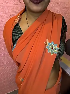 Snapshot of Indian_Lust_Couple chatting on 11.15.25 Indian Lust Couple online show from 11.15.25