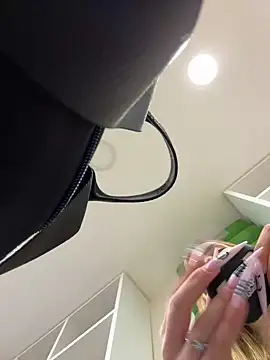 mur girl online show from 12.04.24