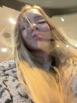 mur girl online show from 12.10.24