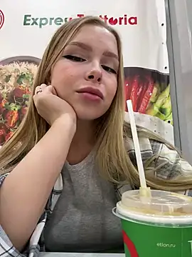 mur girl online show from 01.05.25